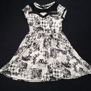 Alice in wonderland dress